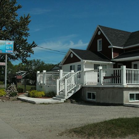 Sacre-Coeur Auberge Chez Caro מראה חיצוני תמונה