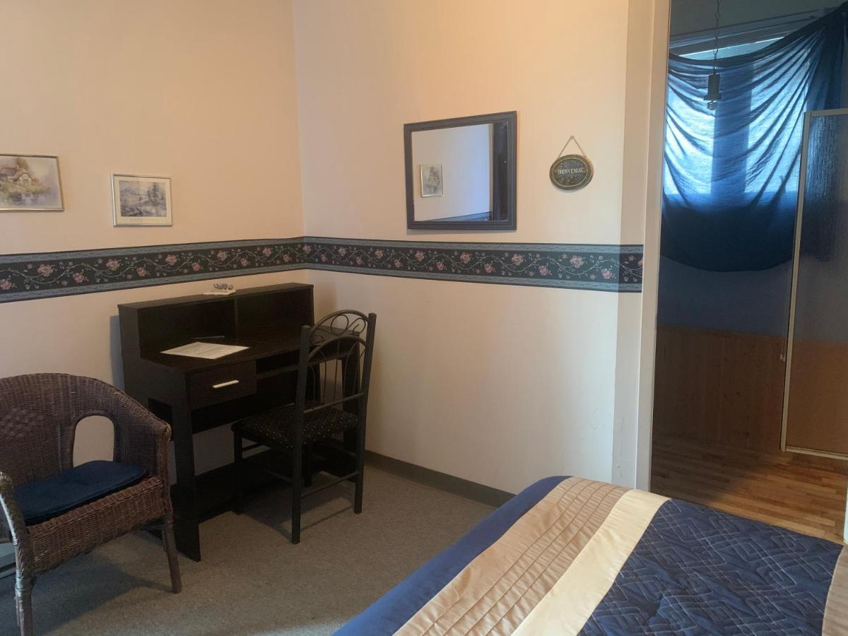 Sacre-Coeur Auberge Chez Caro מראה חיצוני תמונה